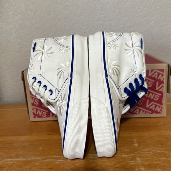 Vans Og Chukka Boot Canvas embroidered daisies marshmallow vault collection - Picture 5 of 12